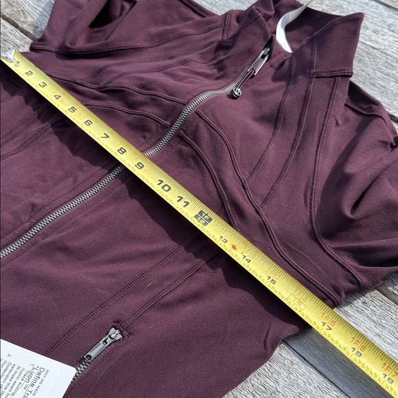 Lululemon Define Track Jacket Luon black plumb size 4 NWT - Picture 5 of 7